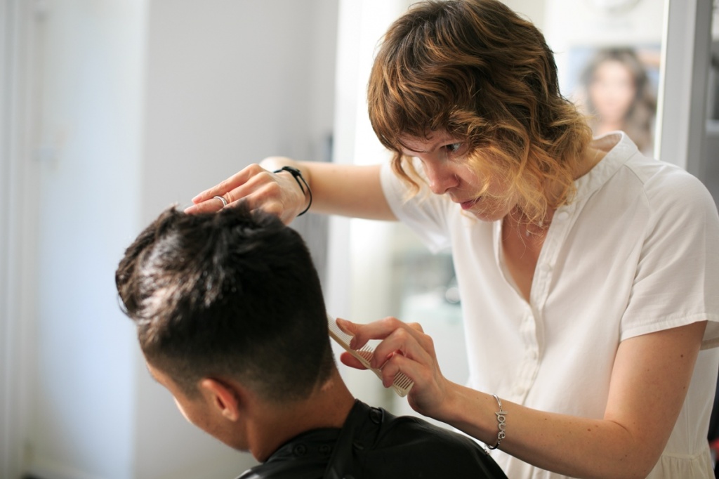 Профессиональное обучение специалистов по специальности «парикмахер»